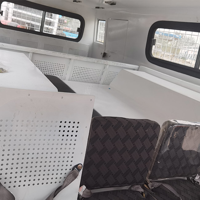 Crew Transporter Underground Personnel Carriers 19 Seats Four Wheel Drive