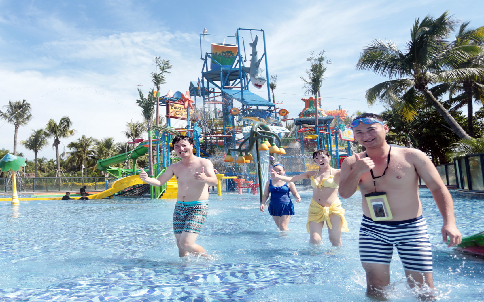 Family Water Park Lazy River Water Slide For Children Over 10 Years Old