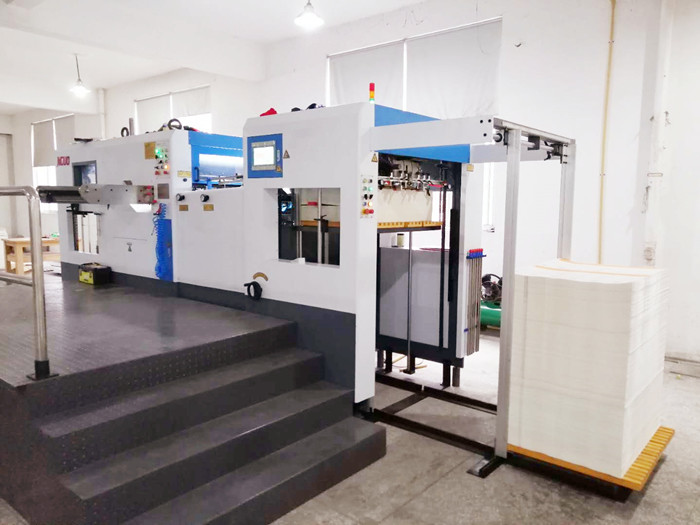 1080mm Sheet Automatic Die Cutting Machine 7500s/H For Flatbed Carton Box Paper