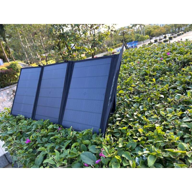 5V 3400 Mah USB Output Solar Folding Bag for On-the-Go Charging in 6-8 Hours Charging Time
