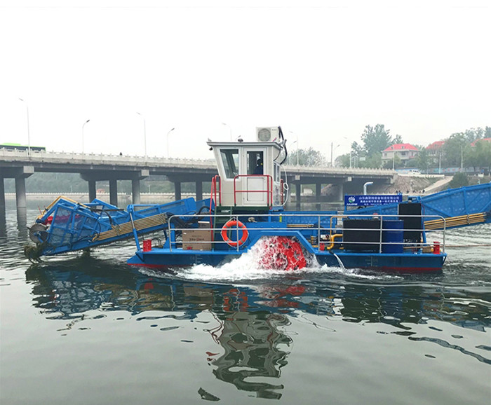 Floating Algae 8CBM Aquatic Plant Harvester Is Designed To Be Nine Meters