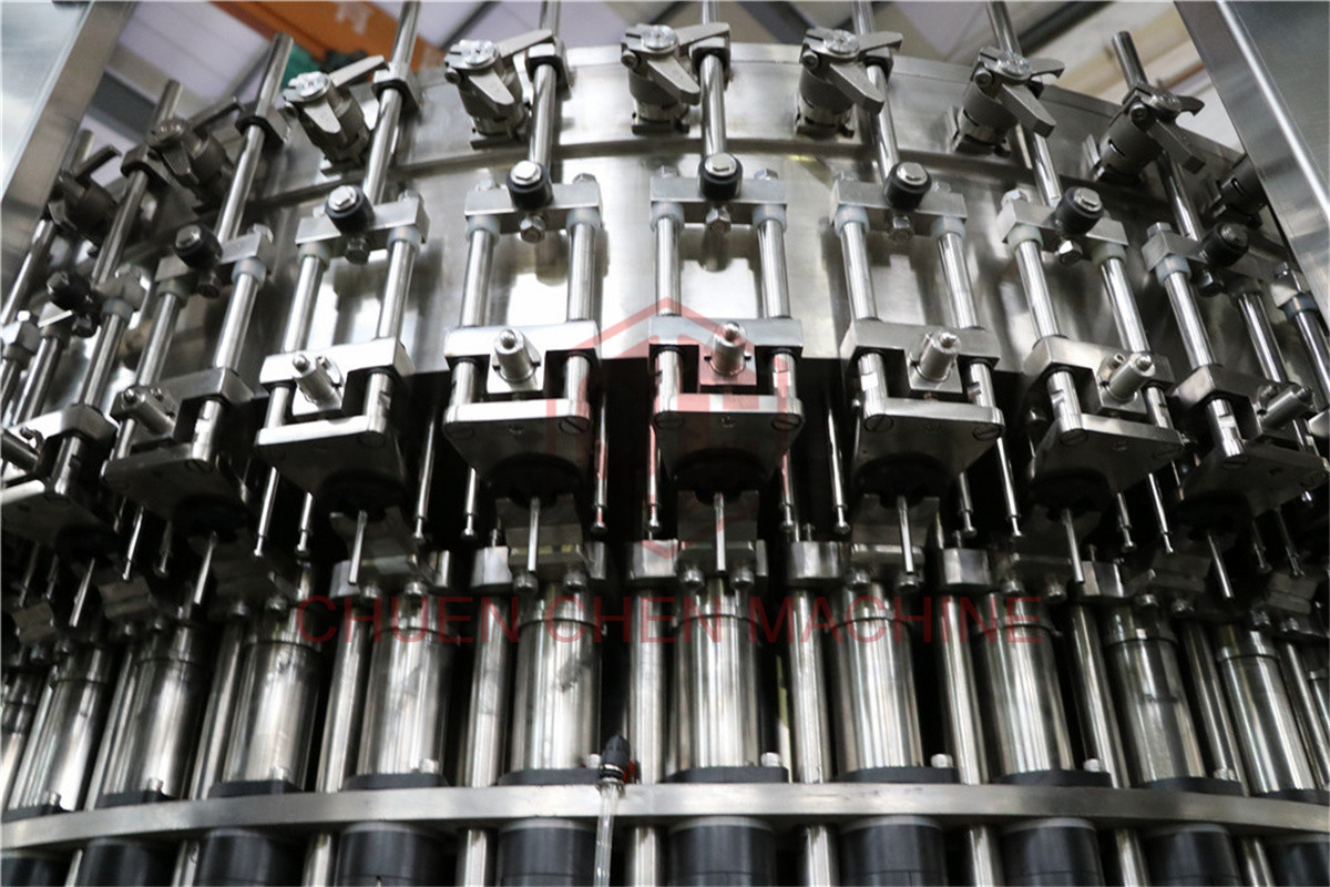 2000 - 6000BPH Carbonated Drink Filling Machine Counter Pressure Soda Bottling Equipment