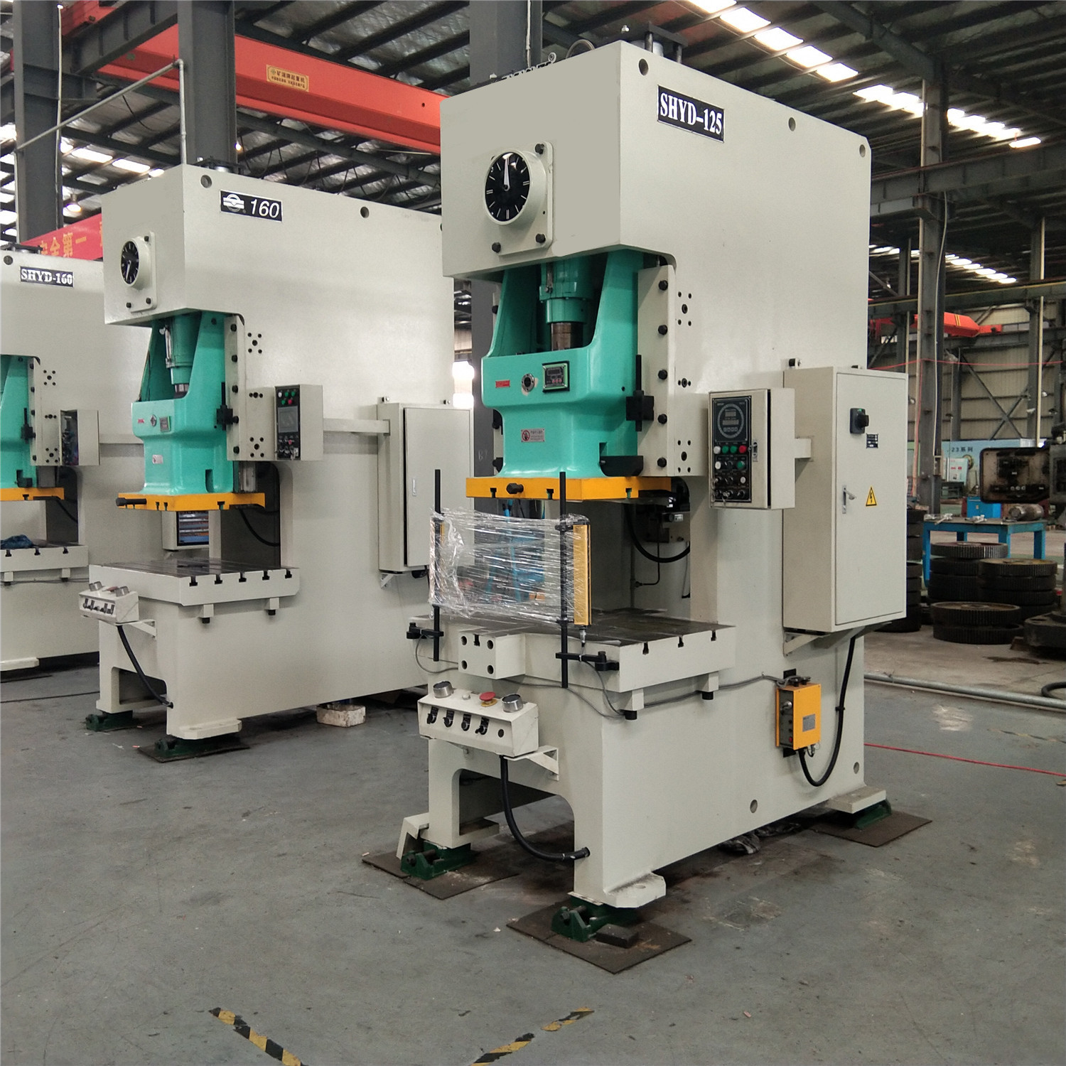 Aluminium Foil Container Pneumatic Punching Machine 63T Semi Auto With Feeder