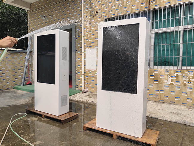  IP65 Outdoor LCD Outdoor Video Signage Horizontal/Vertical Display Outdoor LCD Signs Wholesale