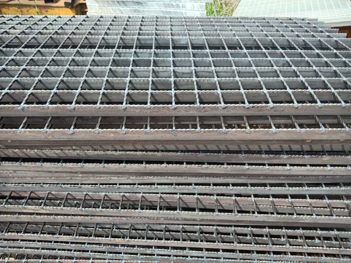 platform steel grating G303/30/100 Serrated Steel Grating