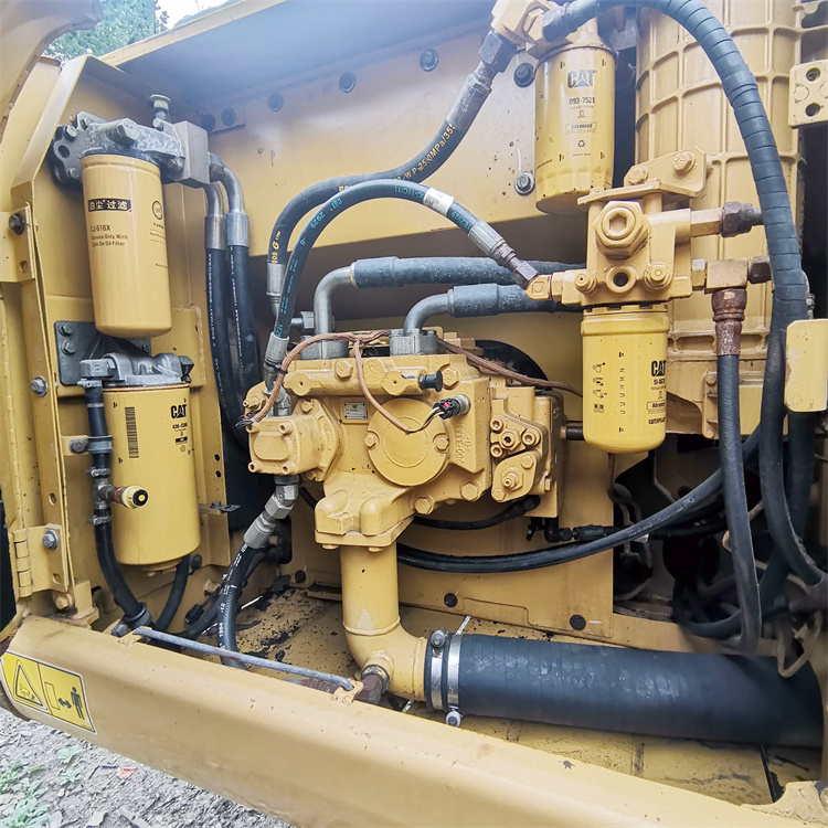 20 Ton Cat 320D2 Excavator with Original Hydraulic Cylinder and 2668 Working Hours