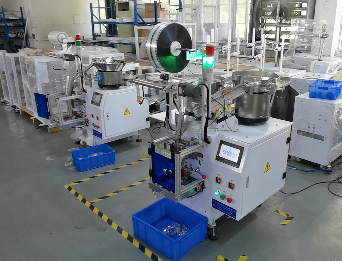 Multi-function Packaging Machine For Hardware Nail Bolt Screw High Speed Counting Machinery Screw Packing Machine