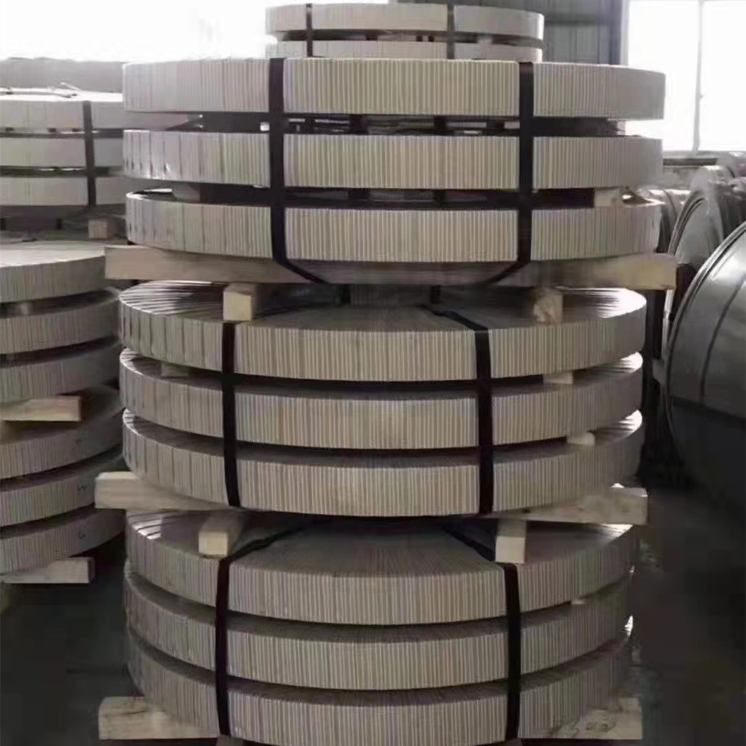 SUS 301 0,2mmx35mmStainless Steel coil tape Material : SUS 301 CSP FH >430HV Size : 0.2 mm (T) x 35mm (W) x coil