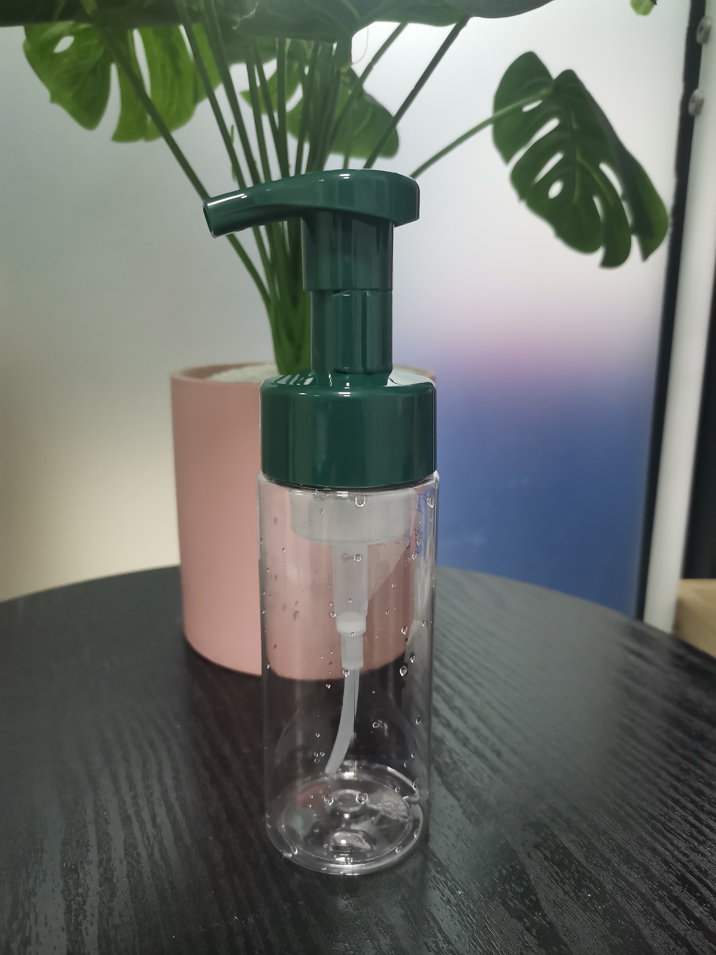 PP Custom Order Lotion Pump With Unique Outside Spring Screw On Closure For Bulk Packing