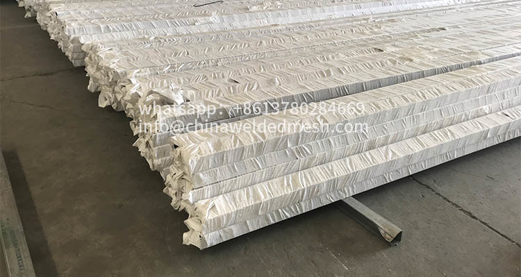 HUILONG PVC Coated Wire Mesh Fence , 2.43m Double Loop Wire Fence