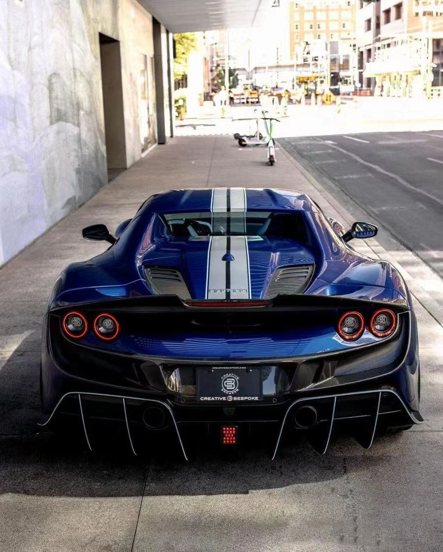 240 X 80 X 50mm Ferrari Body Kit KEYV Style Front Splitter Diffuser Carbon Fiber