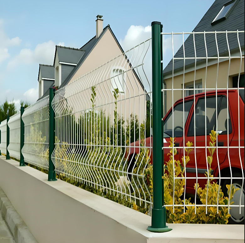 Low Carbon Steel 3d Curve Mesh Fence Security Fence With 1.5mm-3.0mm Thickness Post