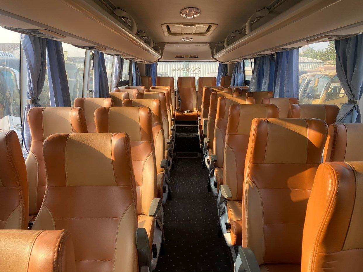 Used Tour Bus Kinglong XMQ6802 Used Bus 34 Seats Yuchai Engine Euro 5 Steel Chassis High Quality