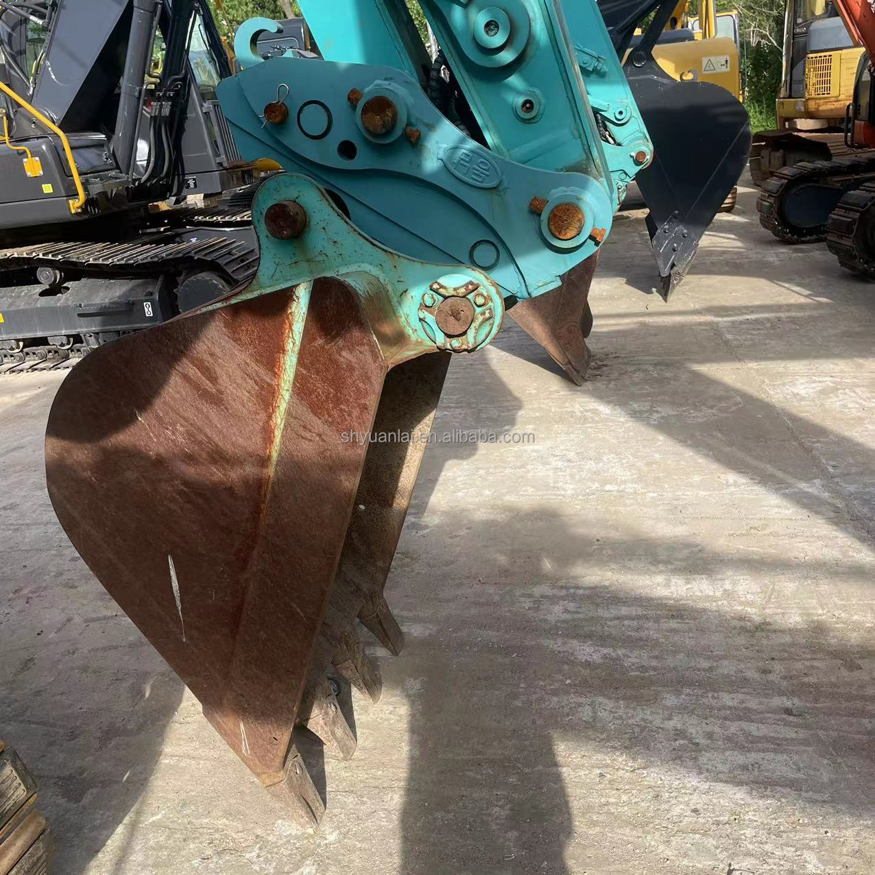 12 ton Kobelco SK125SR Excavator with Precision Transformers and Hydraulic Systems