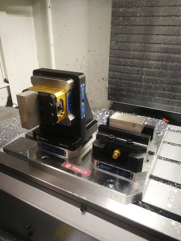 Titanium 5 Axis Vise Hardened Precision Self Centering Vise 75100T