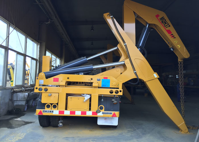 3 Axles Semi Trailer Container Side Loader For Lifting 20ft / 40ft Container