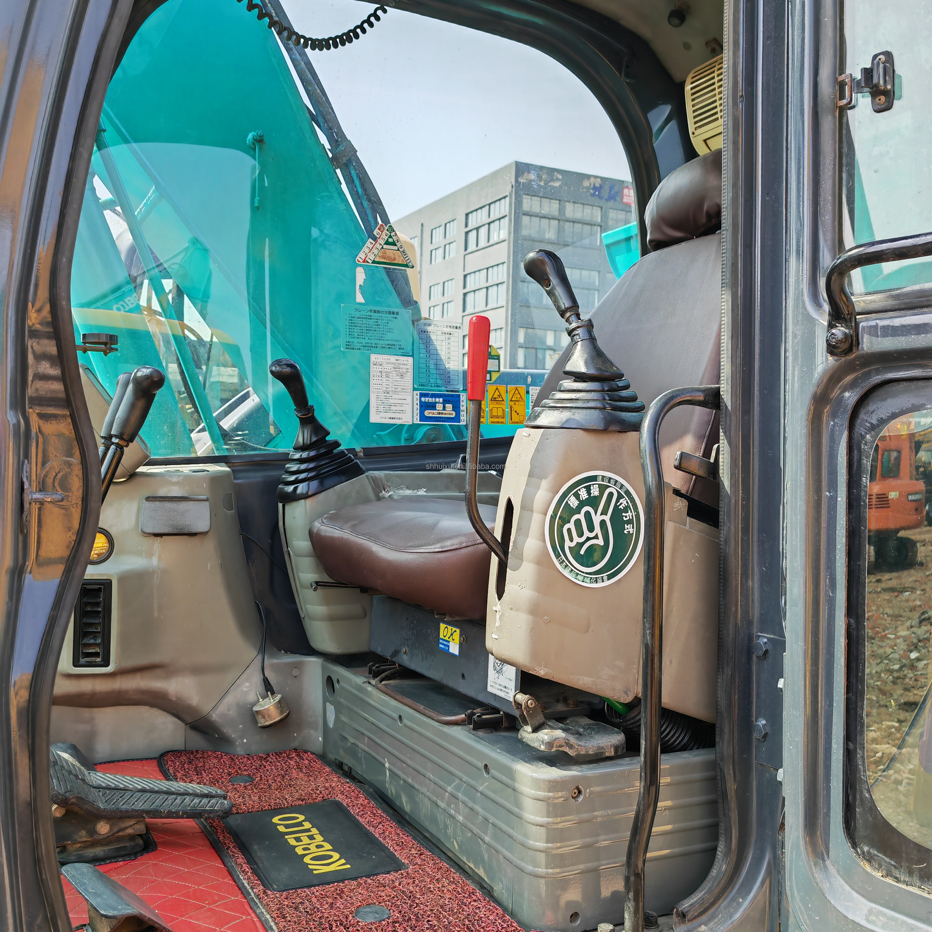 Blue Color Used Crawler Excavator Second Hand 135 Kobelco Excavator