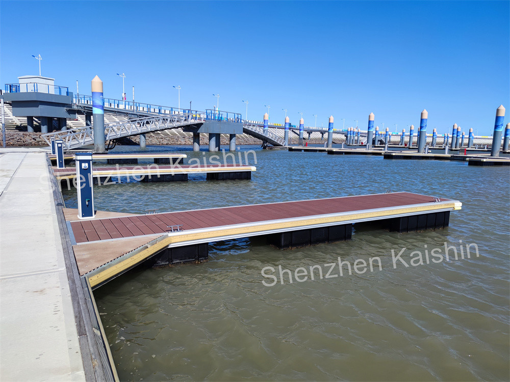 Floating Finger Dock Aluminum Floating Pontoon Walkway For Marina Dock Customized Size