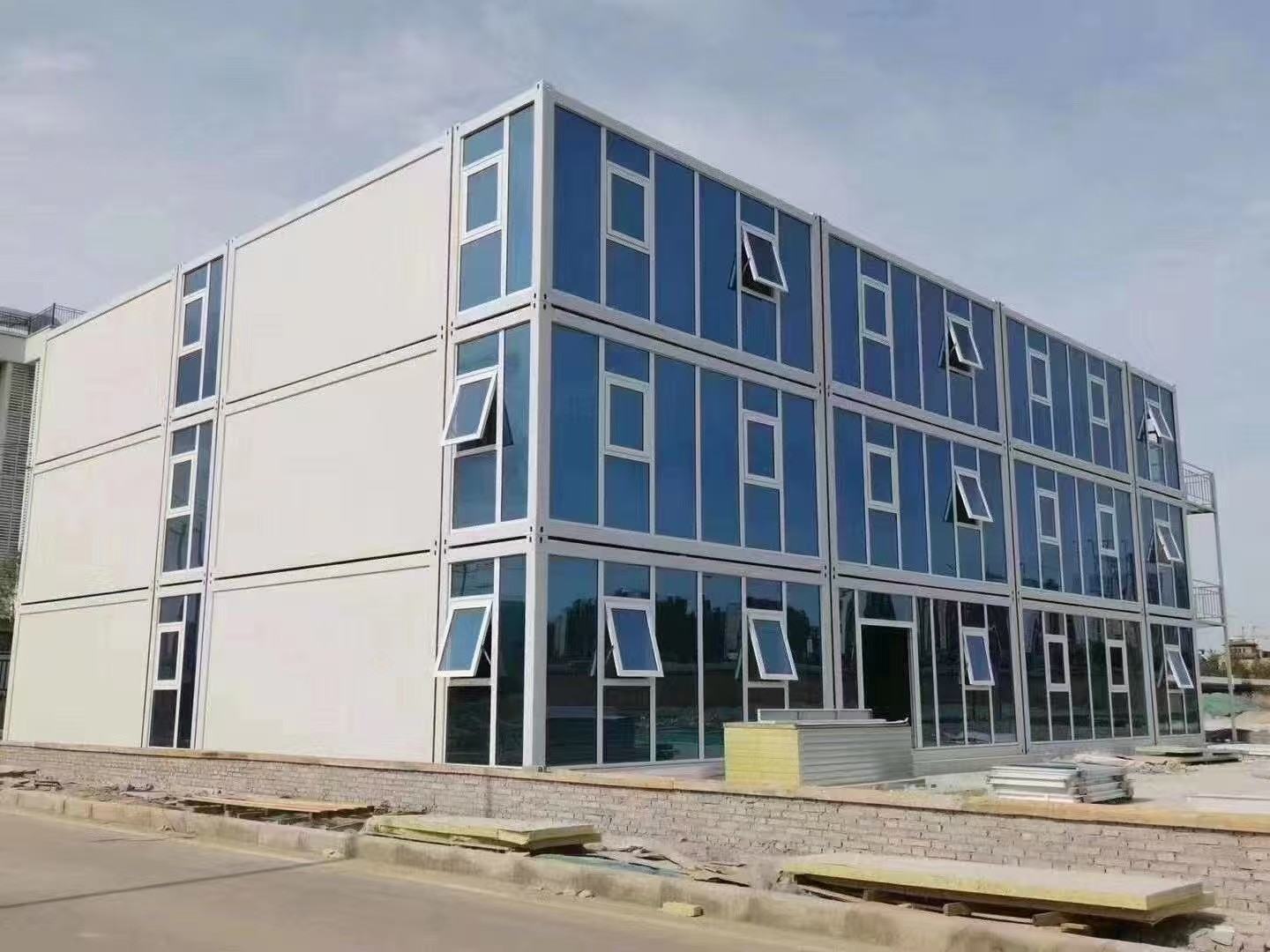 Office And Residential Prefabricated Container House Soundproof Modular Home Container