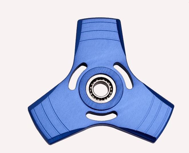 Desk toy spinner aluminium colorful fidget metal tri angle fight edc aluminum spinner with display box 1110