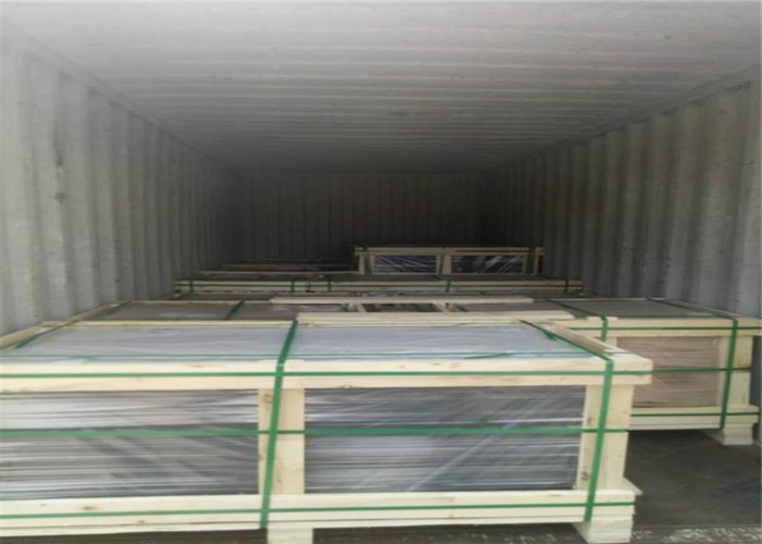 Ultra Clear Patterned Solar Panel Glass High Transparent Textured Low Iron Content