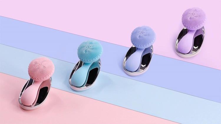 8000rmp/Min Facial Cleansing Device With Silicone Brush
