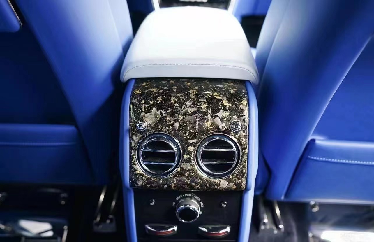 2018 Cullinan Rolls Royce Body Kit Dry Carbon Fiber Interior Trim Center Panel