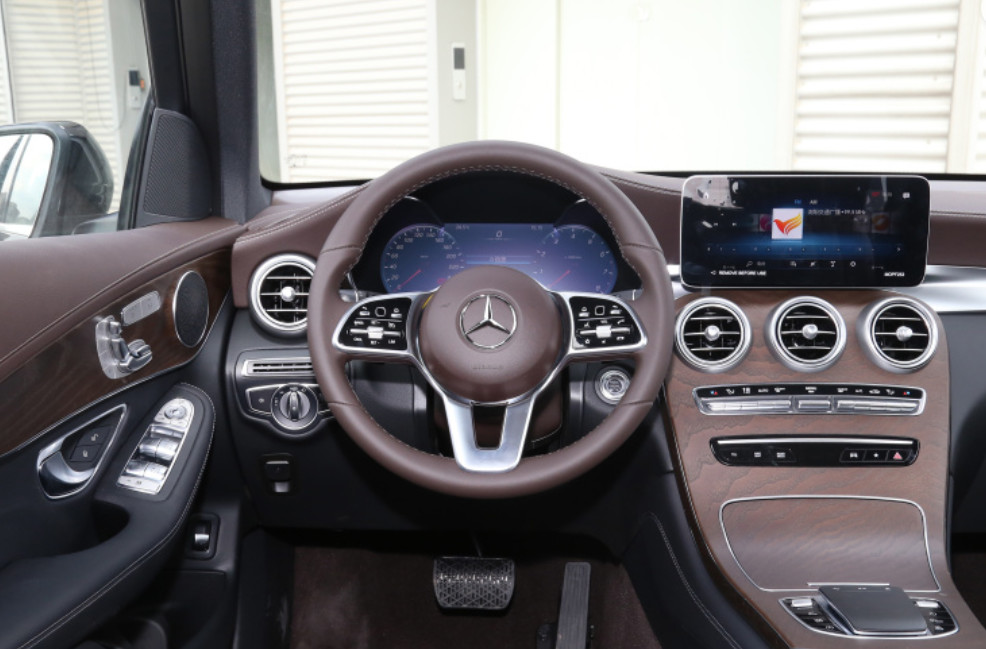 5 Door 5 seats Mercedes-Benz GLC restyled 2 GLC 260L 4MATIC luxury version Car
