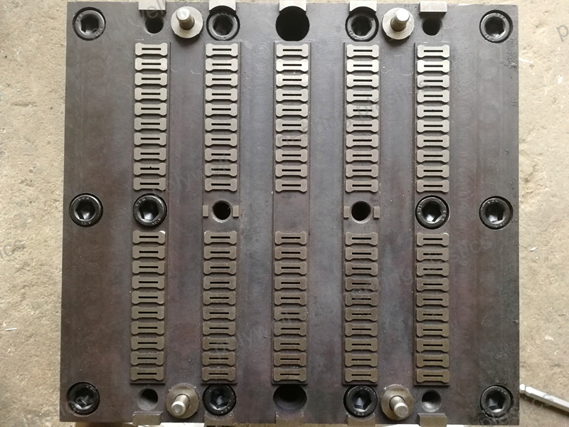 Customized PA66 Nylon Profile Extrusion Mould For Window And Door Heat Insulation Dies