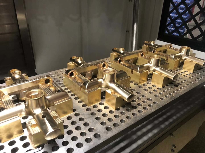 CNC Automatic Metal Surface Grinding Polishing Machine For Brass Faucet Handle 5
