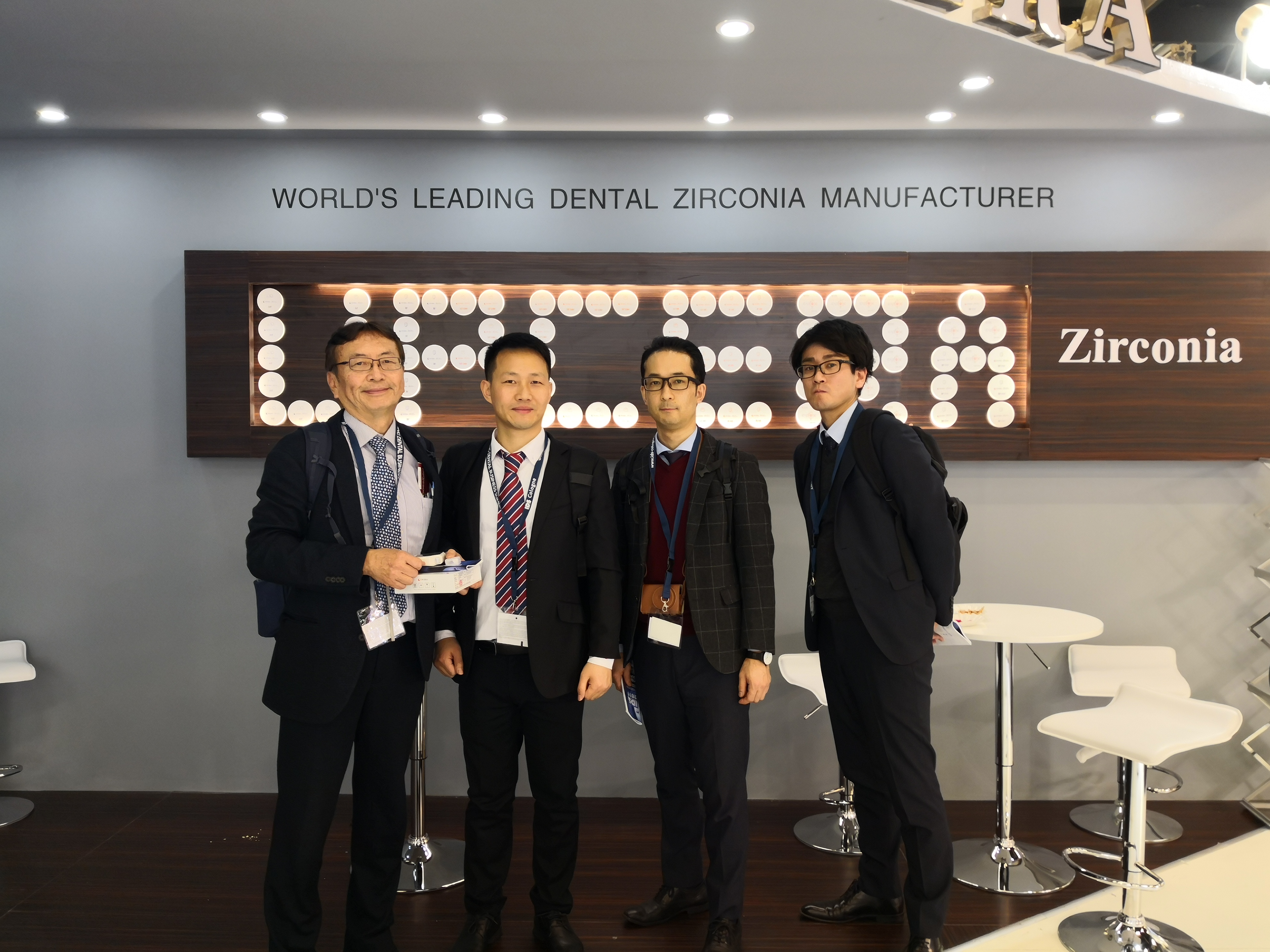 CE Upcera Lithium Disilicate Glass Dental Ceramic