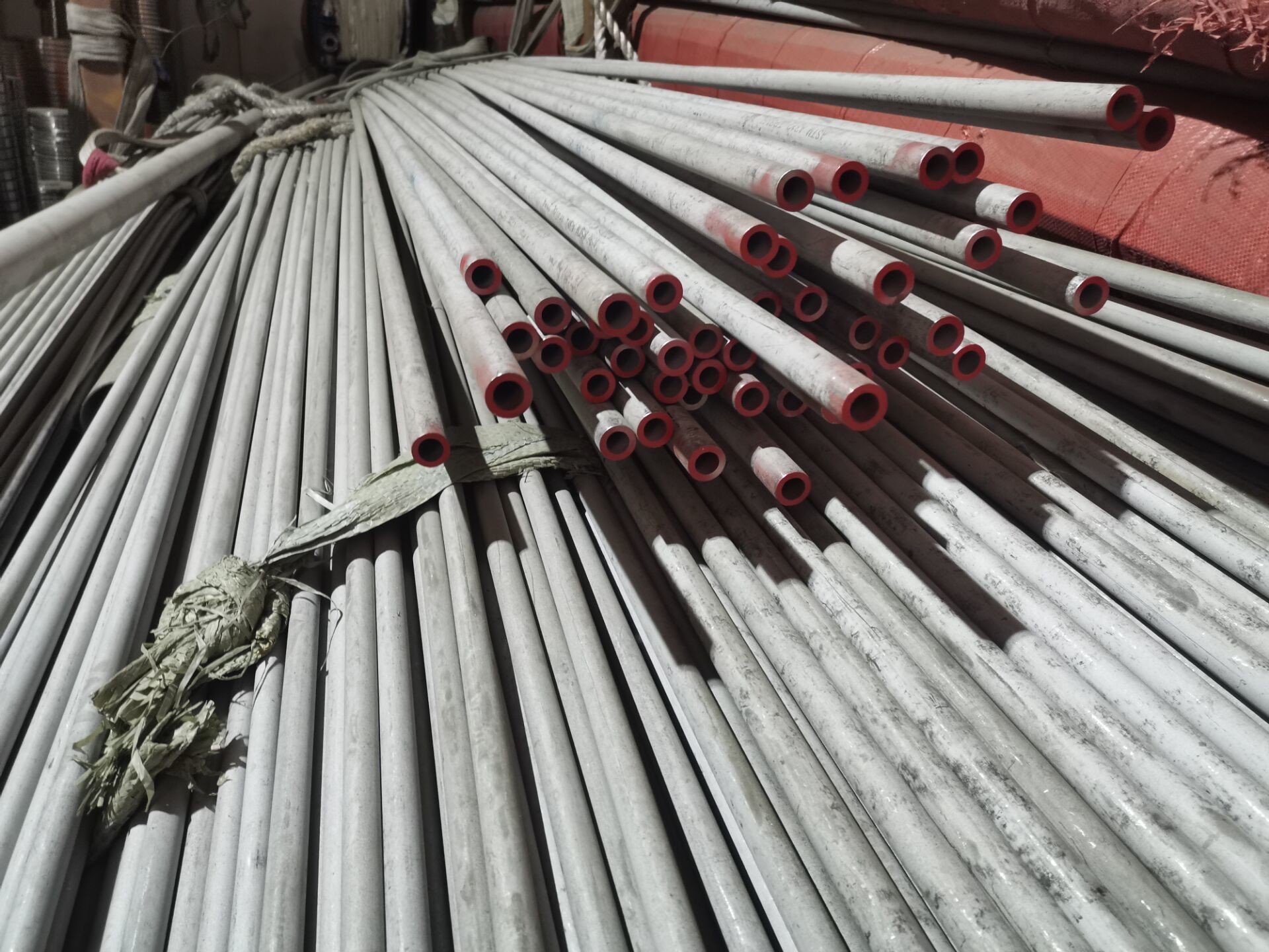 304 316 Industrial Round 30mm JIS Hot Rolled Steel Pipe