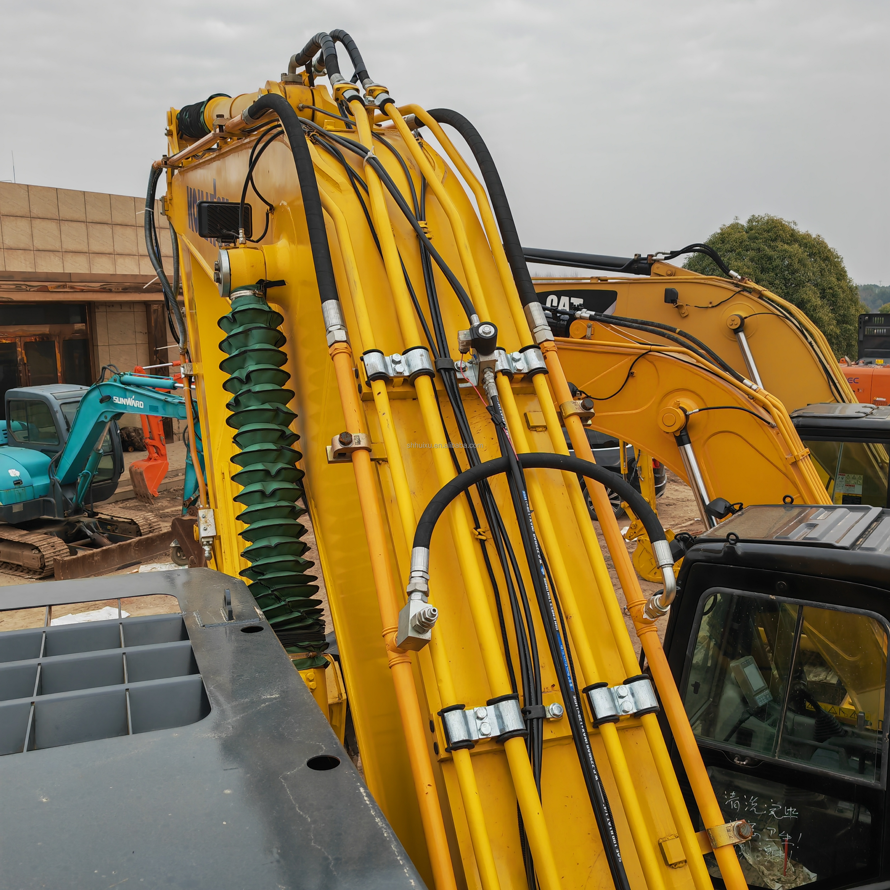 High quality KOMATSU PC200-8 second hand hydraulic crawler excavator Japan