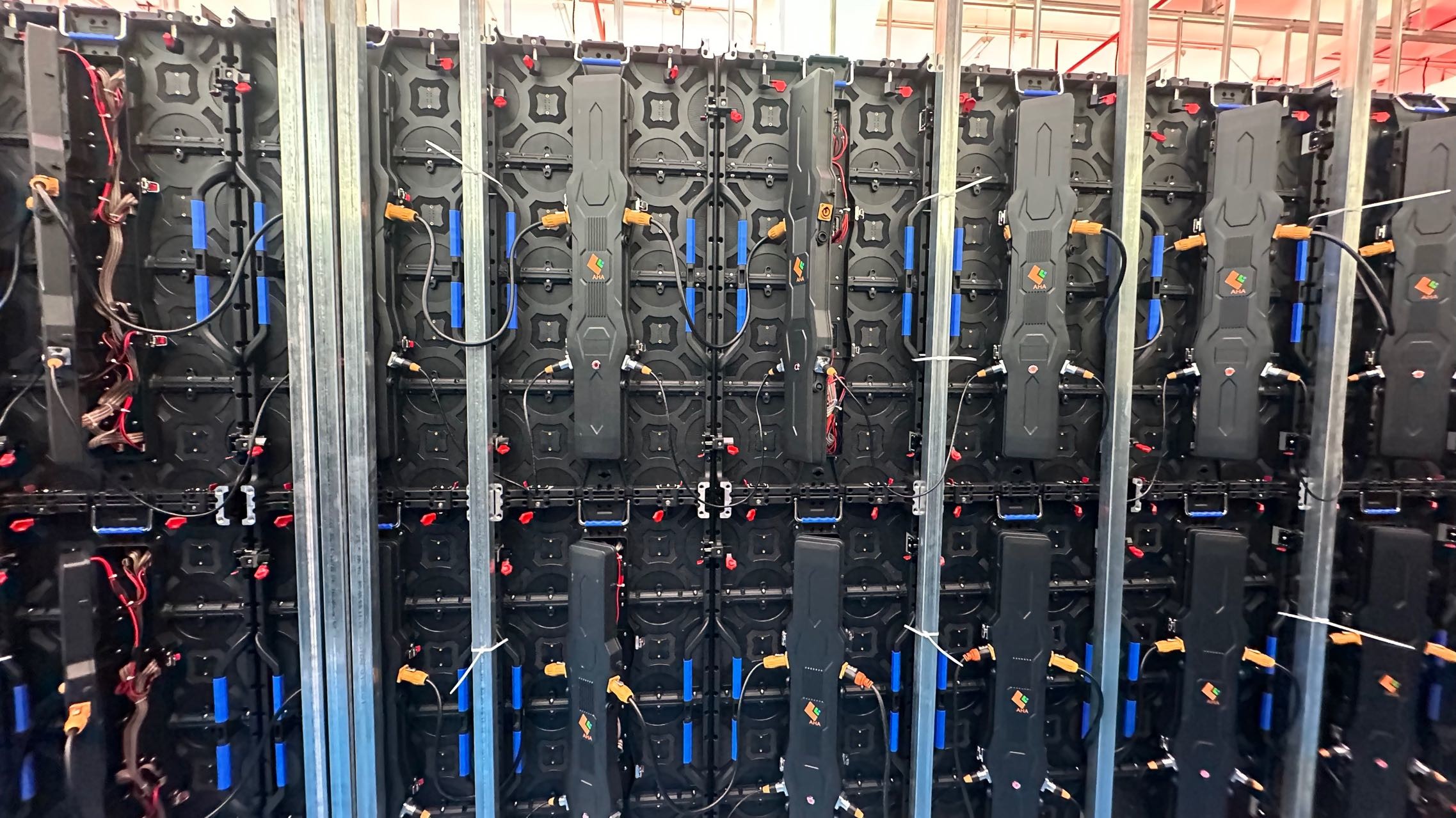 Full-Color Outdoor Waterproof P3.91 LED Rental Display Seamless Splicing Custom Die-Cast Aluminum Led Video Wall Panel