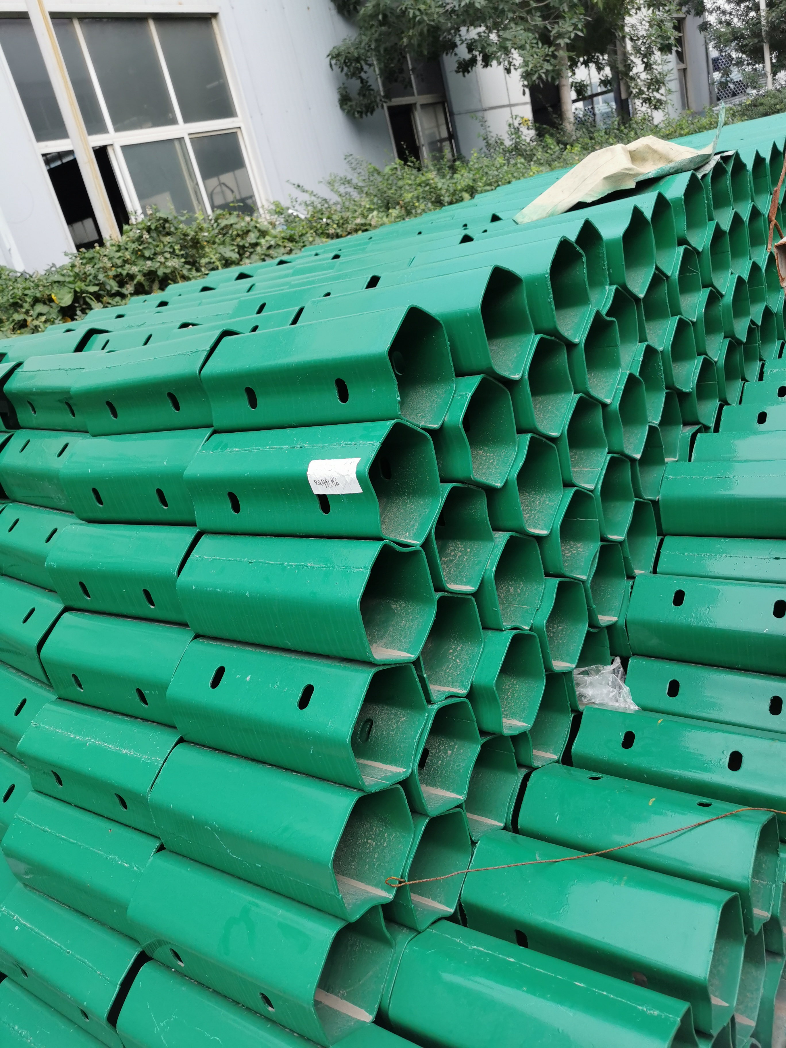 Highway Guardrail with Power Coated and Clod-rolled Technology from Professional Supply