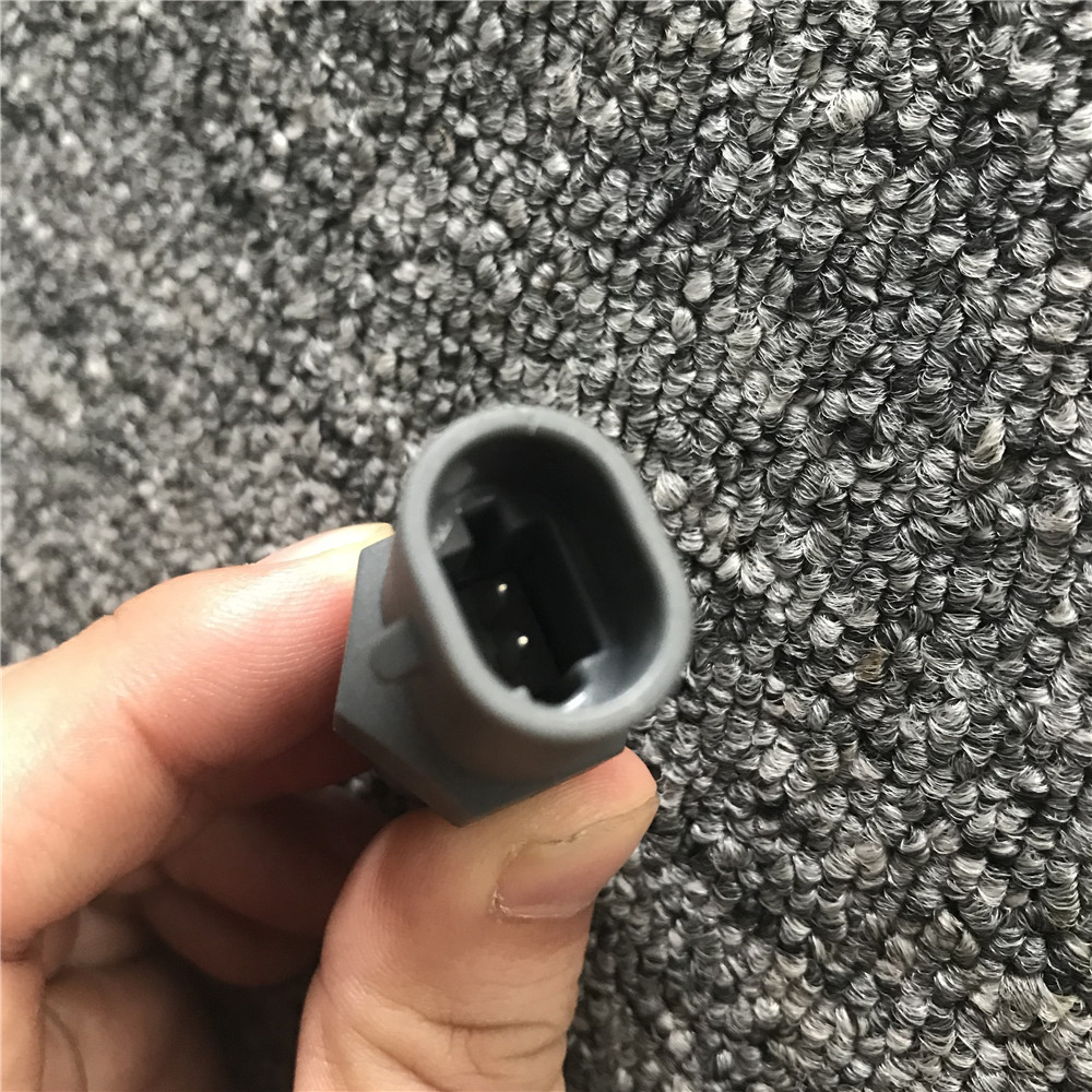 4HK1 6HK1 Exhaust Gas Temperature Sensor for Sumitomo Hitachi Excavator ZAX200/210/240/270-3