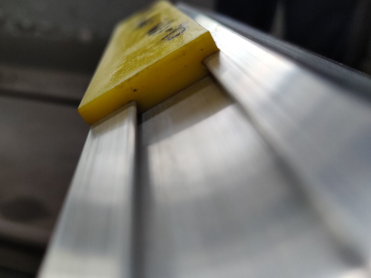 3128 0785 48 AND 3128 0785 49 HOLDER SET 6063 ALUMINUM HOLDER PROFILES PATINE PERFIL 3250MM ALUNINIUM EXTRUDED PROFILES