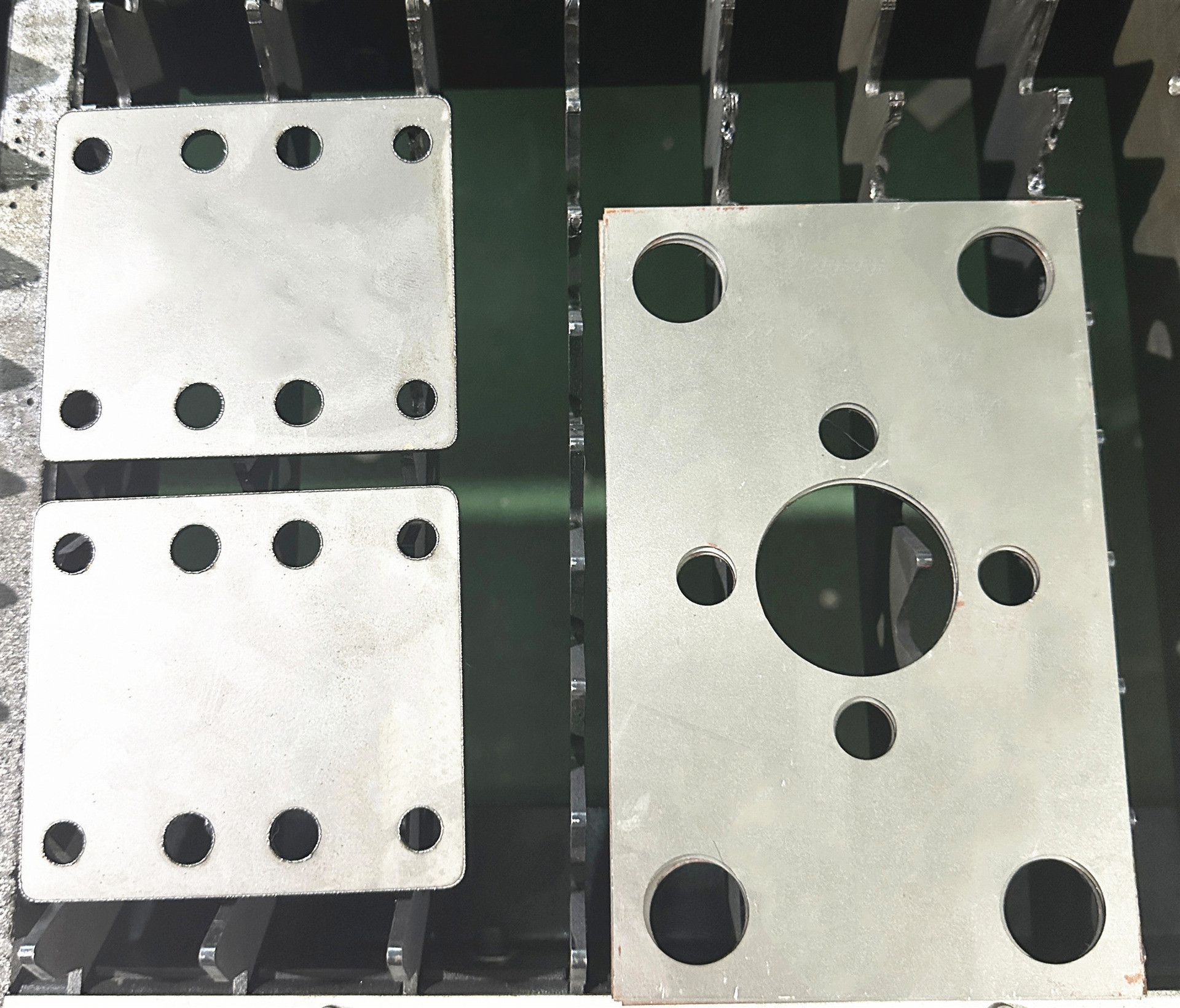 Irregular Dx51d Stainless Steel Stamped Parts 304 Metal Custom Stainless Steel Fabrication