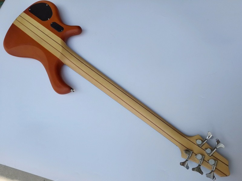 professional active electric bass guitar neck through body bass guitar with mahogany body 24 tone positon