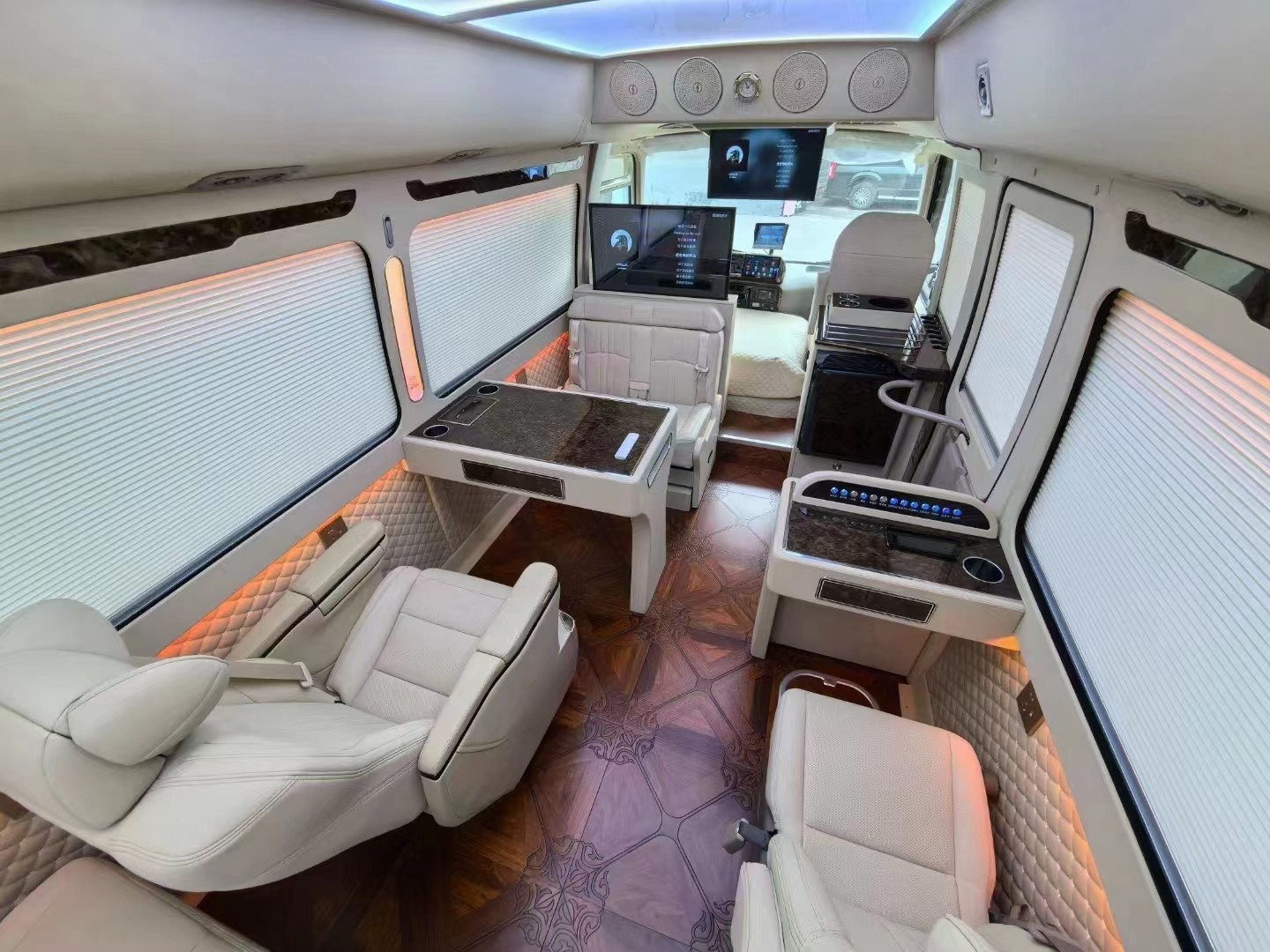 Toyota Coaster 16-Seater Tourist Bus Business Reception Bus Gasoline 4×2 Manual Transmission