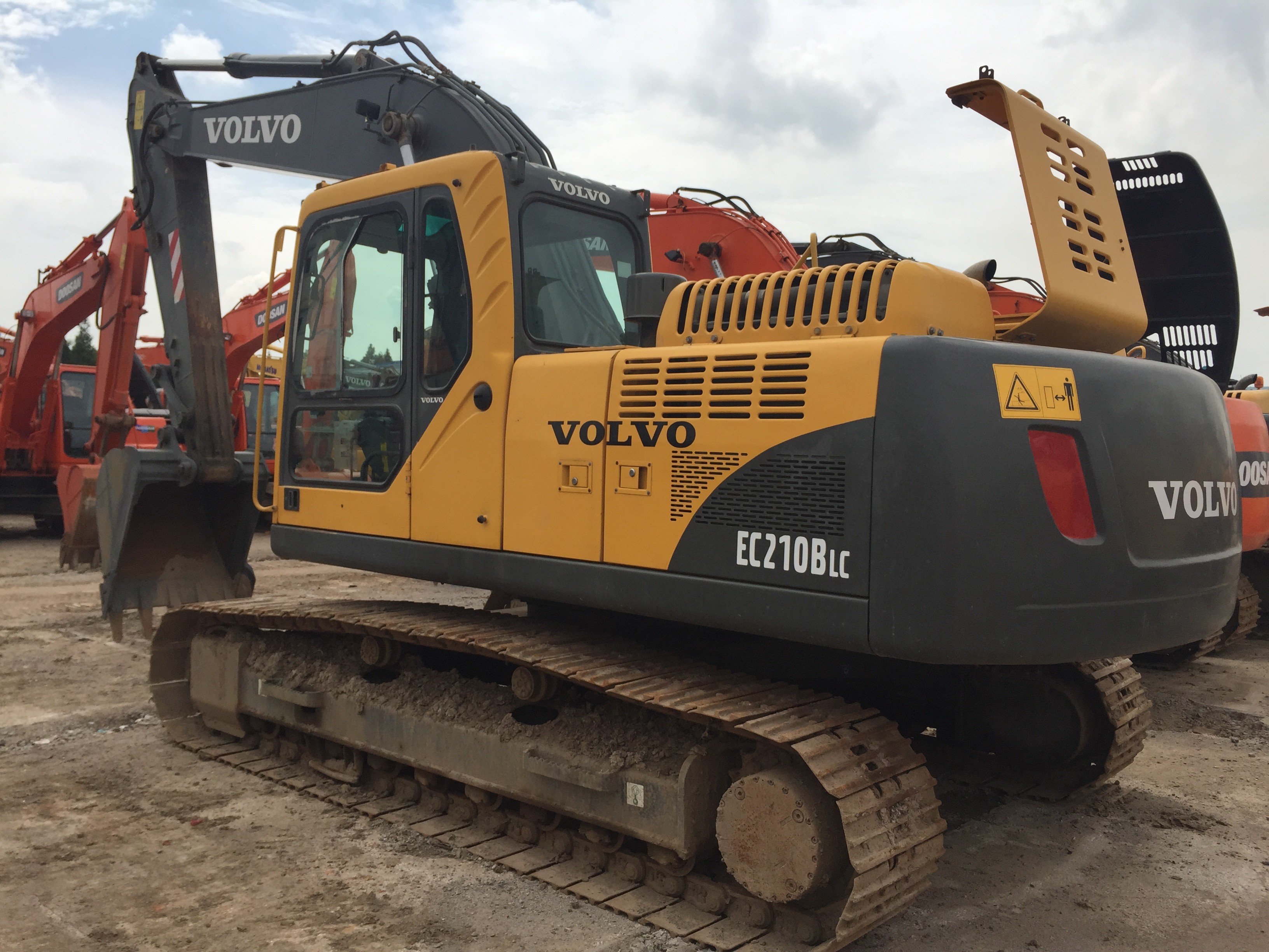 Volvo EC210BLC EX200 SK200 Used Cheap Price Good Condition Crawler Digger Excavator
