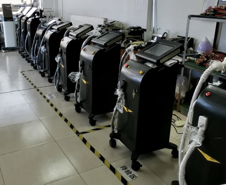 300W 1000W Triple Wavelength Diode Laser For Beauty Clinical