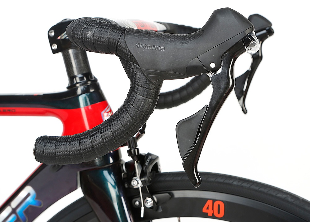 Lightweight Carbon Fiber Road Bike 700C*23C SH1MANO 105 R7000 High Stability