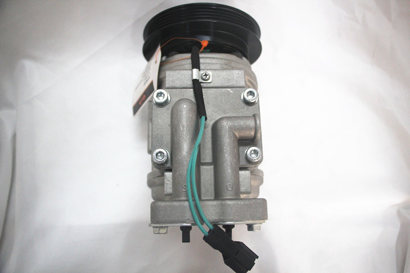 ST250302 Daewoo Ac Compressor Replacement For DH220-5 24V 4PK 135MM R134a