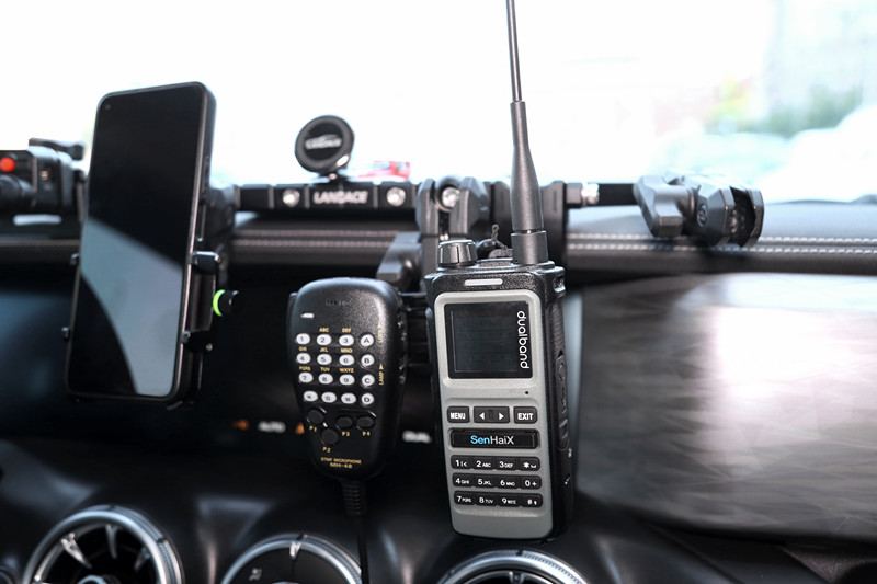High- Hard Anodizing Finish Center Console Bracket Mobile Phone Holder for TANK 300 C30