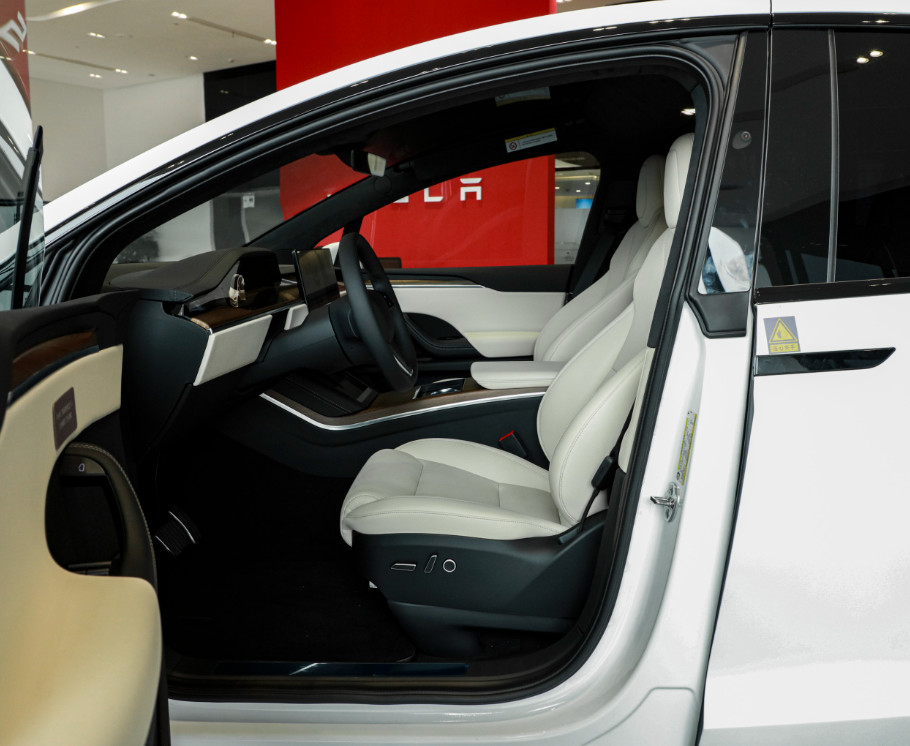 Tesla Model X Double Motors All-Wheel-Drive Version 700KM Ternary lithium battery SUV