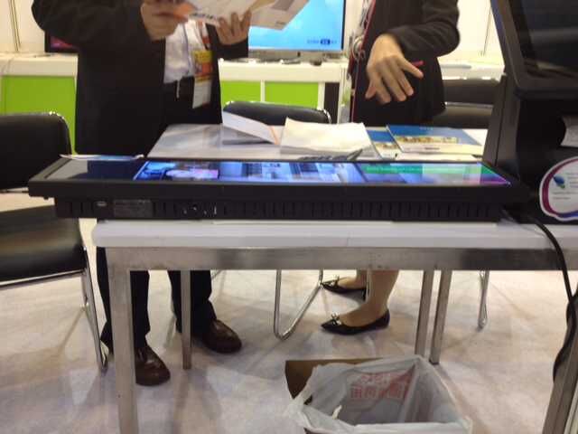 28 Inch Stretched Bar LCD Display Digital Signage Kiosk For Buses And Metro Stations