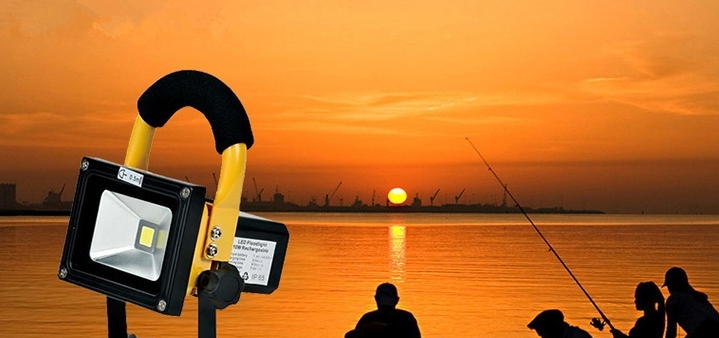 2020 Rechargeable IP65 waterproof outdoor Led Flood Lights with high lumen and high quality