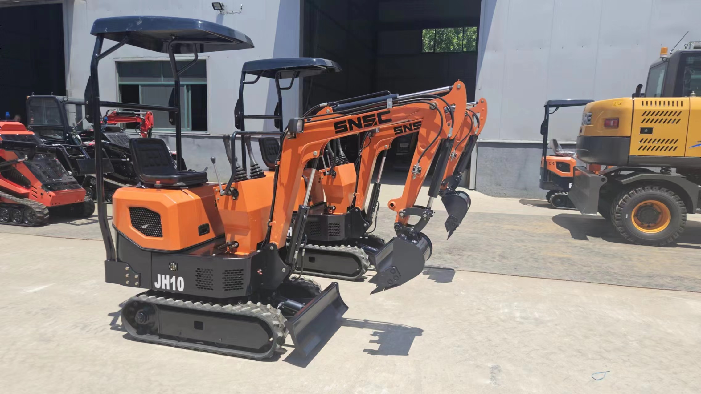 High Operating Efficiency 1 Ton Mini Small Digger Excavator Machine at Tianjin