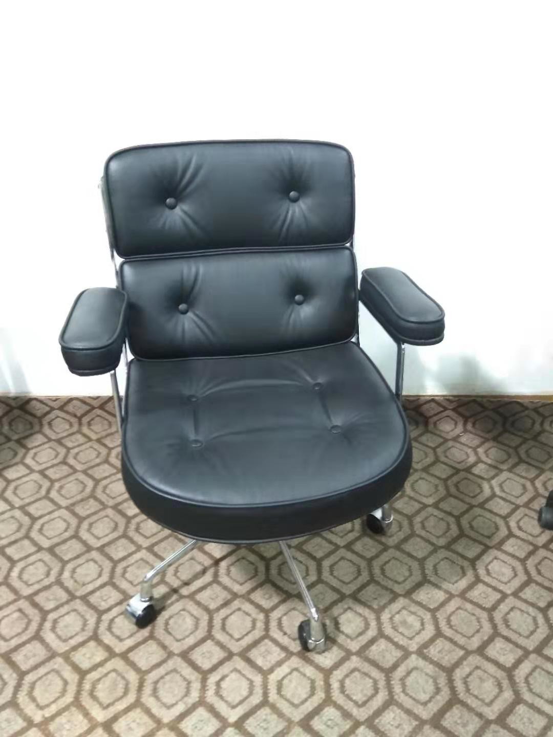 Boss / CEO Ergonomic Office Chair With Chrome Plated Aluminum Alloy Frame / Armrest